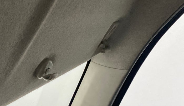 2016 Renault Kwid RXL, Petrol, Manual, 1,02,665 km, Ceiling - Sun visor missing
