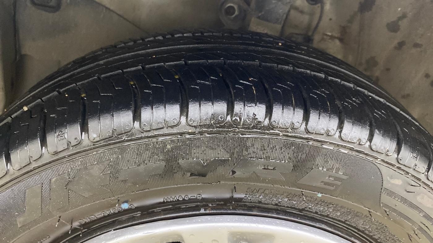 2015 Honda Amaze 1.5L I-DTEC S, Diesel, Manual, 90,560 km, Left Front Tyre Tread