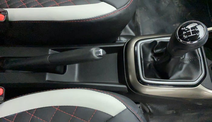 2017 Maruti IGNIS ZETA 1.3 DDIS, Diesel, Manual, 62,295 km, Gear Lever
