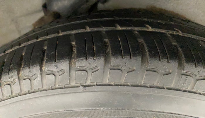 2016 Hyundai i10 SPORTZ 1.1, Petrol, Manual, 15,138 km, Left Rear Tyre Tread