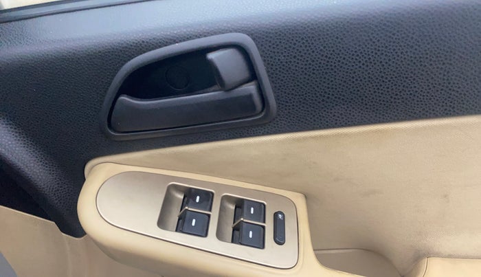 2013 Tata Manza LX QUADRAJET, Diesel, Manual, 79,547 km, Driver Side Door Panels Control