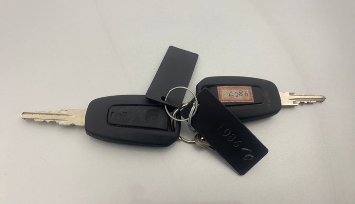 2013 Tata Manza LX QUADRAJET, Diesel, Manual, 79,547 km, Key Close Up