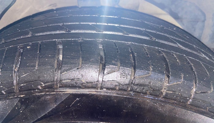 2019 MG HECTOR SHARP 1.5 DCT PETROL, Petrol, Automatic, 42,932 km, Right Front Tyre Tread