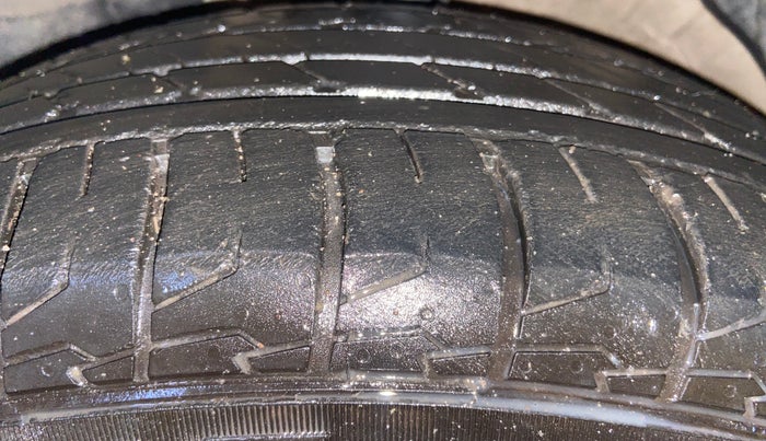 2019 MG HECTOR SHARP 1.5 DCT PETROL, Petrol, Automatic, 42,932 km, Left Front Tyre Tread