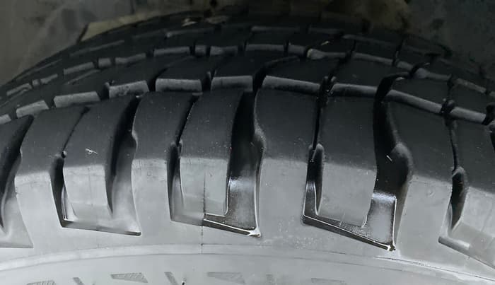 2015 Mahindra XUV500 W6 4X2, Diesel, Manual, 82,306 km, Left Front Tyre Tread