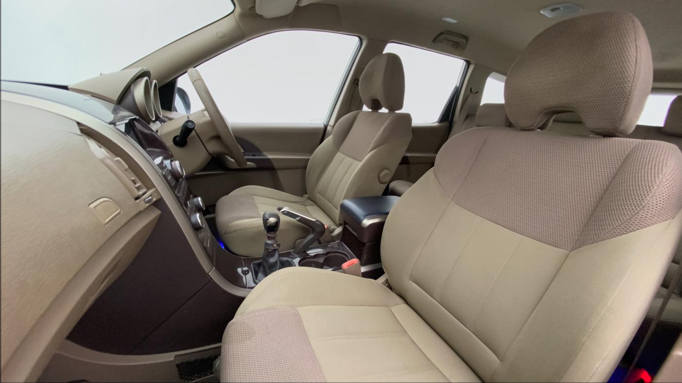 2015 Mahindra XUV500 W6 4X2, Diesel, Manual, 82,306 km, Right Side Front Door Cabin
