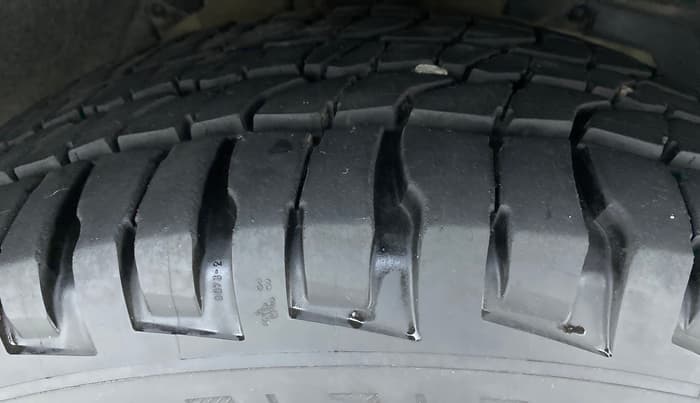 2015 Mahindra XUV500 W6 4X2, Diesel, Manual, 82,306 km, Right Front Tyre Tread