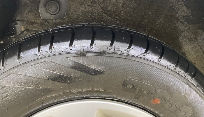 2013 Hyundai i10 SPORTZ 1.2 AT, Petrol, Automatic, 37,961 km, Right Rear Tyre Tread