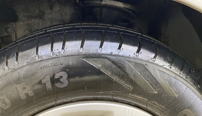 2013 Hyundai i10 SPORTZ 1.2 AT, Petrol, Automatic, 37,961 km, Left Front Tyre Tread