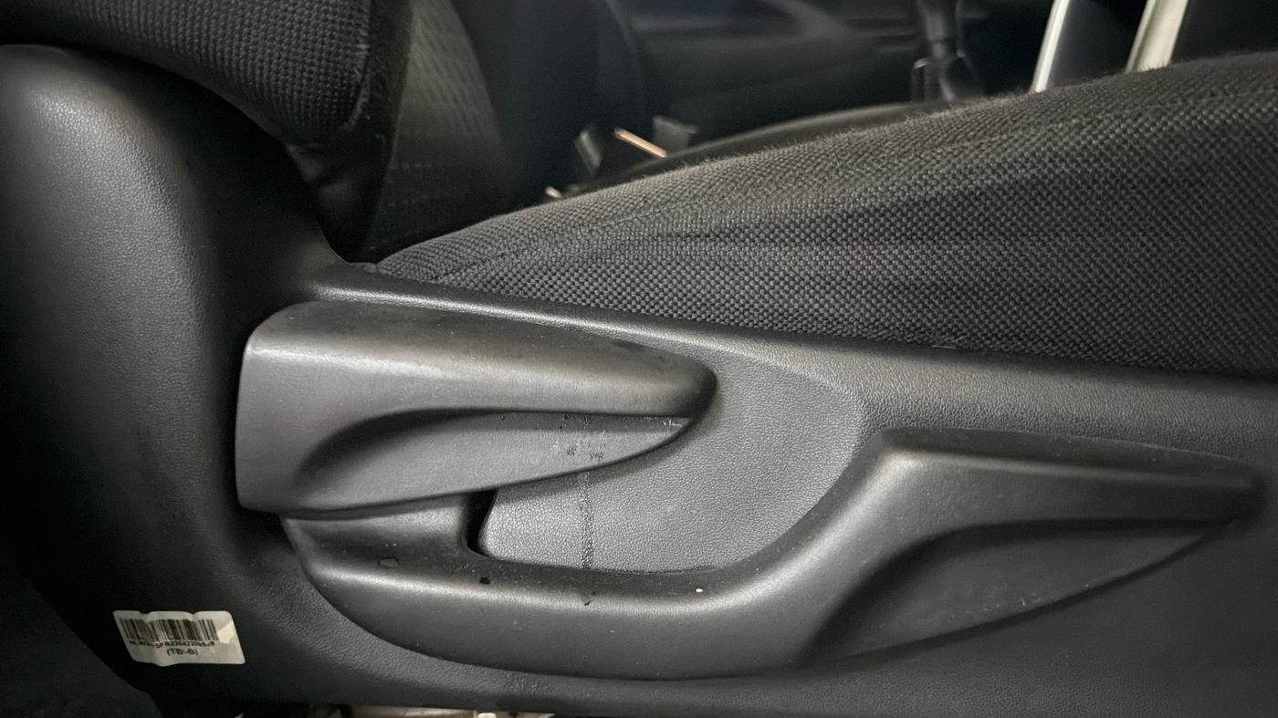2022 Toyota Innova Crysta 2.4 G 8 STR, Diesel, Manual, 62,800 km, Driver Side Adjustment Panel