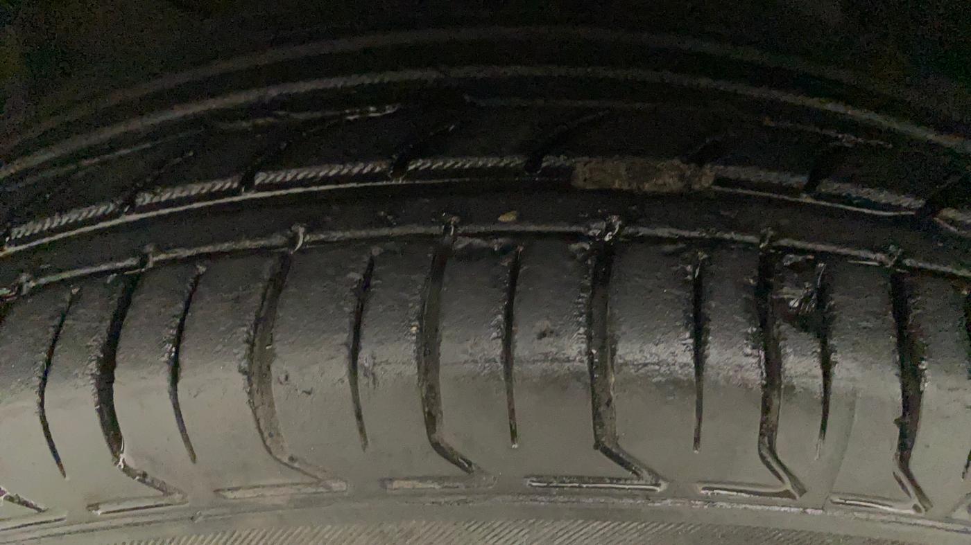 2014 Honda Brio VX AT, Petrol, Automatic, 69,196 km, Left Front Tyre Tread