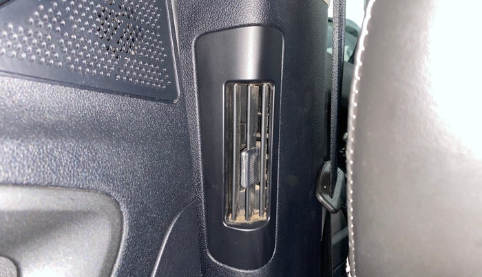 2020 Tata Harrier XT PLUS 2.0L KRYOTEC DARK EDITON, Diesel, Manual, 81,168 km, Rear AC Vents