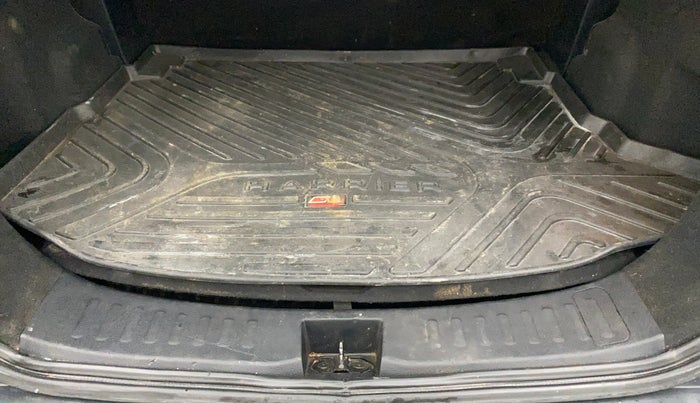 2020 Tata Harrier XT PLUS 2.0L KRYOTEC DARK EDITON, Diesel, Manual, 81,168 km, Boot Inside