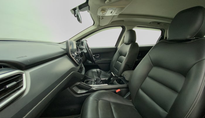 2020 Tata Harrier XT PLUS 2.0L KRYOTEC DARK EDITON, Diesel, Manual, 81,168 km, Right Side Front Door Cabin