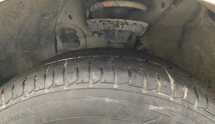 2018 Hyundai Elite i20 MAGNA EXECUTIVE 1.2, Petrol, Manual, 29,948 km, Left Front Tyre Tread