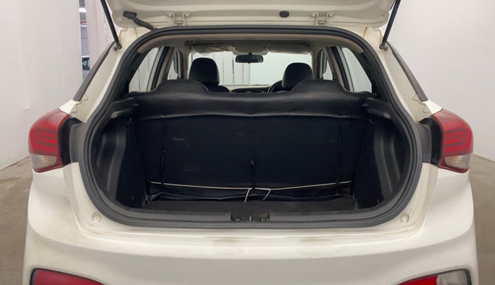 2018 Hyundai Elite i20 MAGNA EXECUTIVE 1.2, Petrol, Manual, 29,948 km, Boot Inside