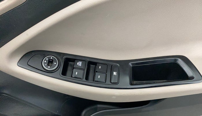 2018 Hyundai Elite i20 MAGNA EXECUTIVE 1.2, Petrol, Manual, 29,948 km, Driver Side Door Panels Control