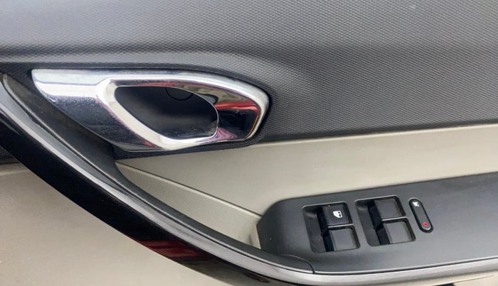 2019 Tata Tiago XZ PLUS PETROL, Petrol, Manual, 69,193 km, Driver Side Door Panels Control