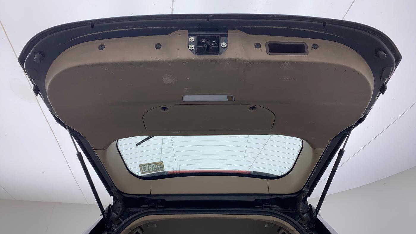 2015 Mahindra XUV500 W8, Diesel, Manual, 91,460 km, Boot Door Open