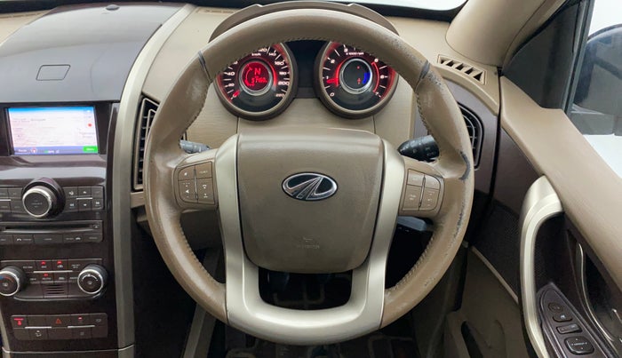 2015 Mahindra XUV500 W8, Diesel, Manual, 91,460 km, Steering Wheel Close Up
