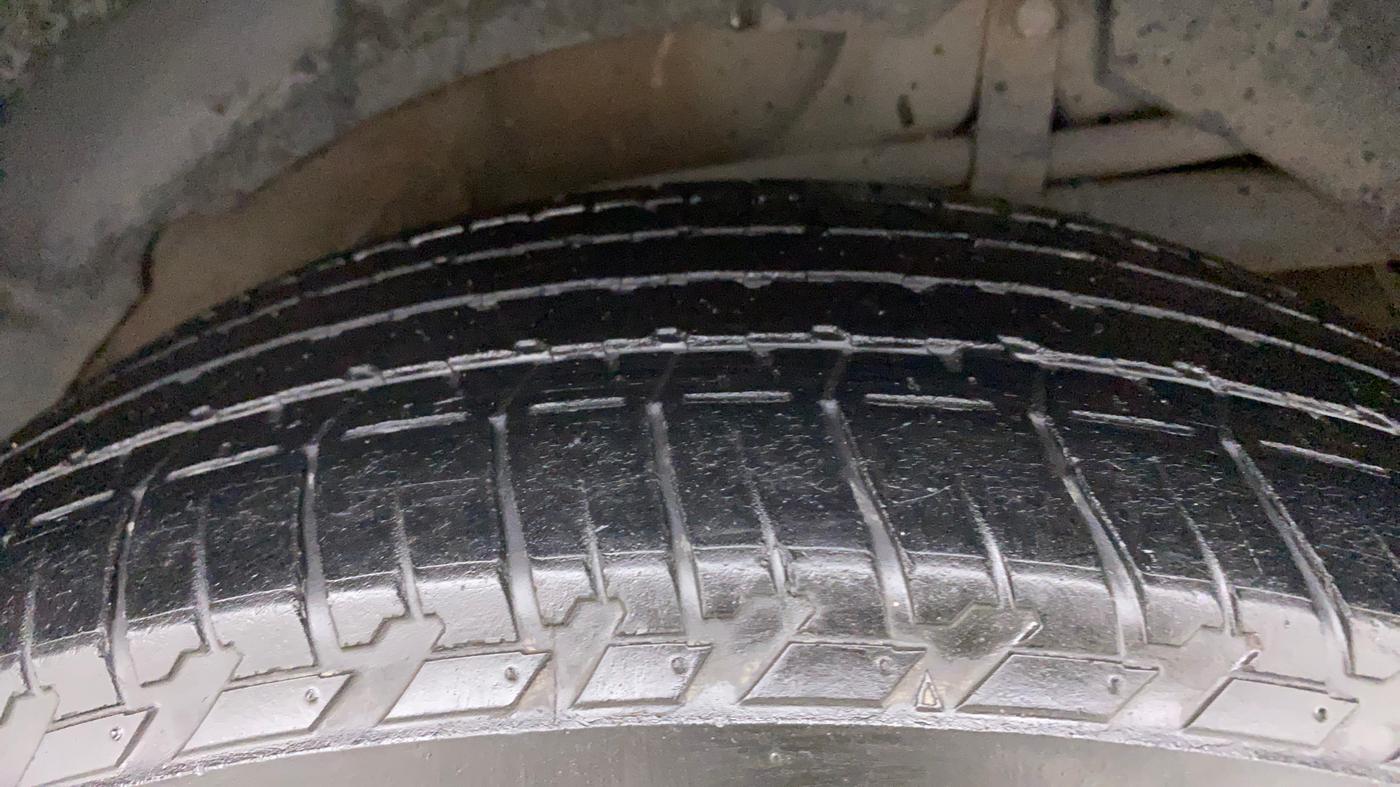 2015 Mahindra XUV500 W8, Diesel, Manual, 91,460 km, Left Rear Tyre Tread