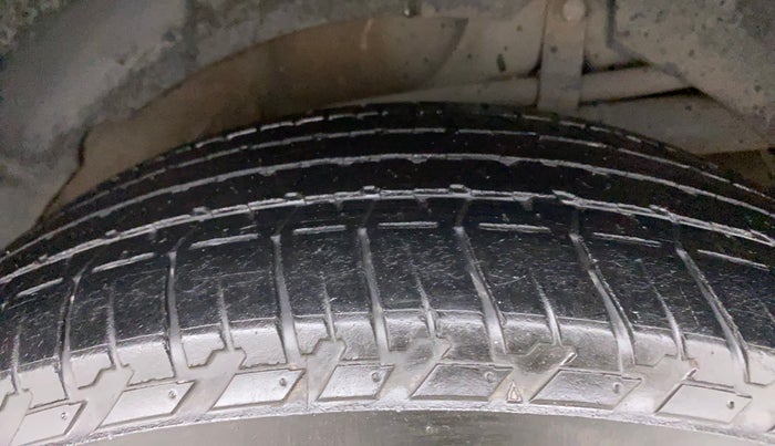 2015 Mahindra XUV500 W8, Diesel, Manual, 91,460 km, Left Rear Tyre Tread