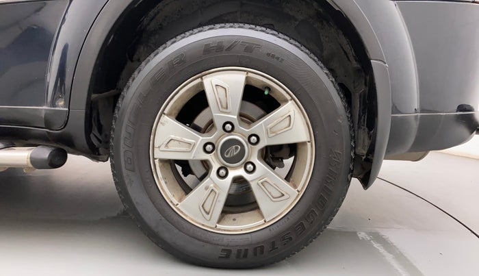 2015 Mahindra XUV500 W8, Diesel, Manual, 91,460 km, Left Rear Wheel