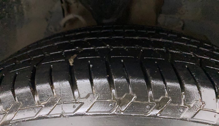 2015 Mahindra XUV500 W8, Diesel, Manual, 91,460 km, Right Front Tyre Tread