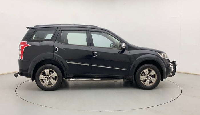 2015 Mahindra XUV500 W8, Diesel, Manual, 91,460 km, Right Side View
