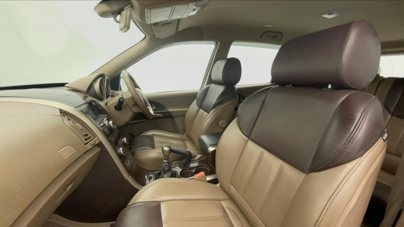 2015 Mahindra XUV500 W8, Diesel, Manual, 91,460 km, Right Side Front Door Cabin