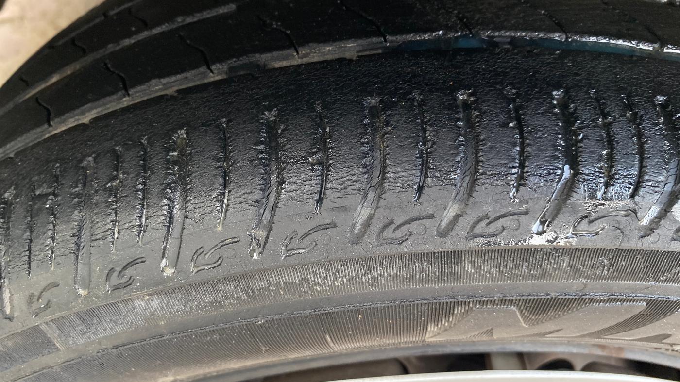 2014 Honda Amaze 1.2L I-VTEC S, Petrol, Manual, 90,221 km, Left Front Tyre Tread