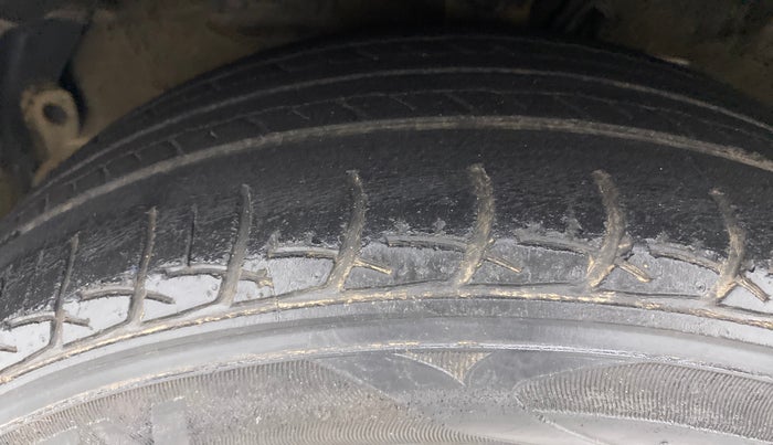 2016 Hyundai Verna FLUIDIC 4S 1.6 VTVT S, Petrol, Manual, 54,320 km, Left Front Tyre Tread