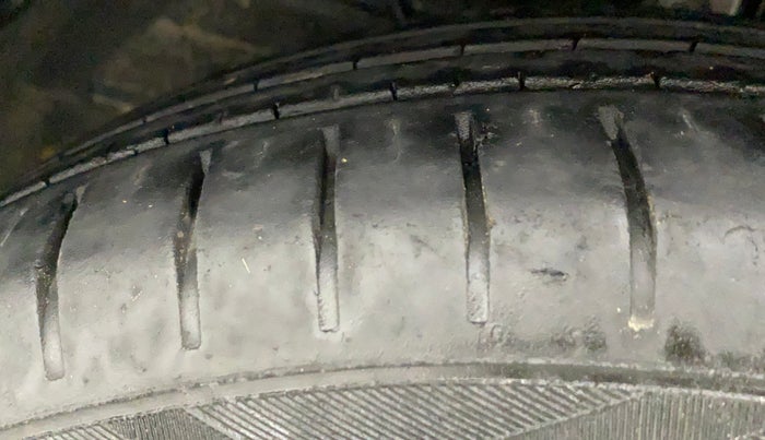 2020 Maruti Baleno ZETA PETROL 1.2, Petrol, Manual, 57,169 km, Left Front Tyre Tread