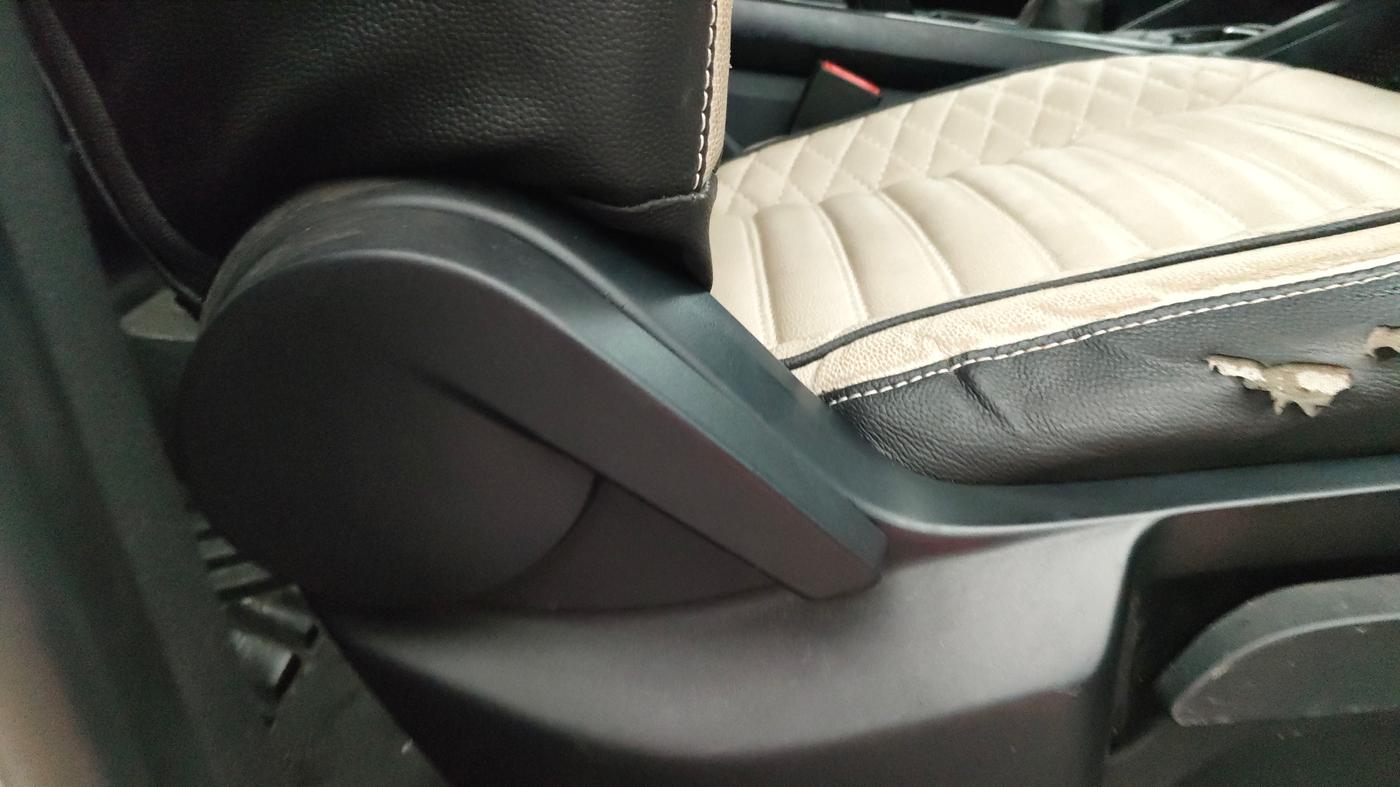 2019 Tata Harrier XM 2.0L KRYOTEC, Diesel, Manual, 1,21,599 km, Driver Side Adjustment Panel