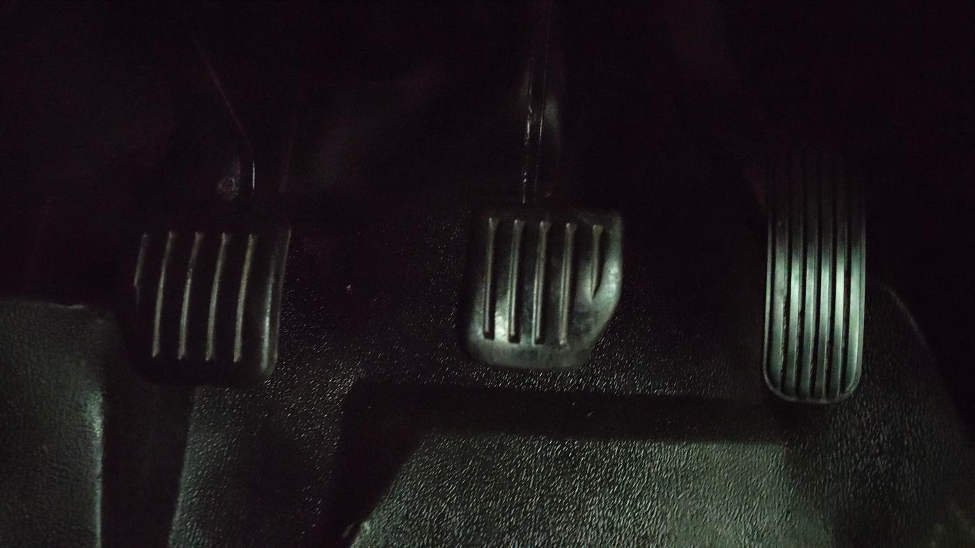 2019 Tata Harrier XM 2.0L KRYOTEC, Diesel, Manual, 1,21,599 km, Pedals