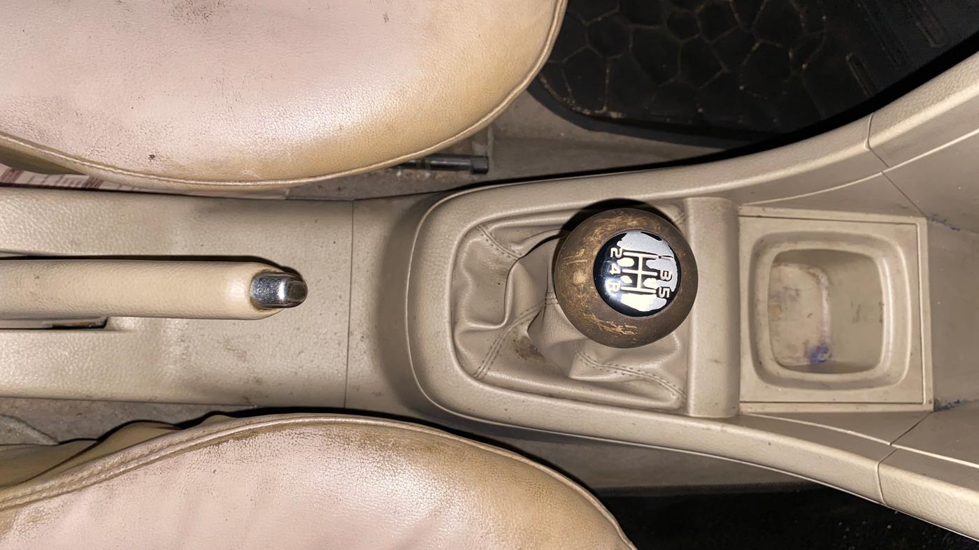 2017 Maruti Swift Dzire VDI, Diesel, Manual, 1,34,543 km, Gear Lever
