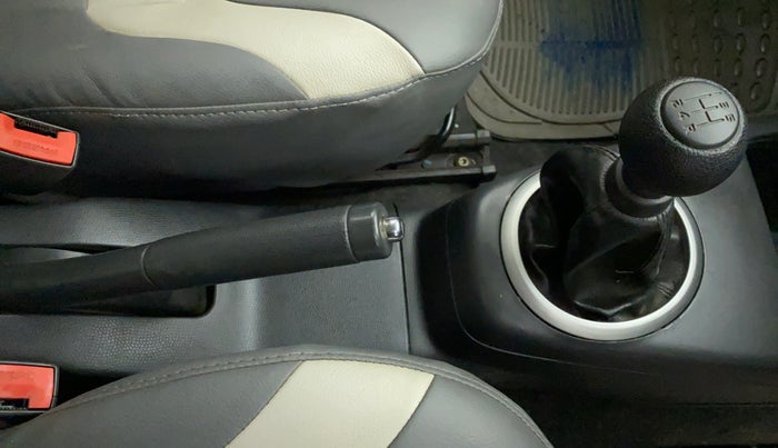 2010 Maruti Swift VXI, Petrol, Manual, 86,201 km, Gear Lever