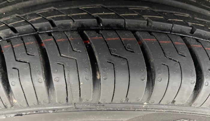 2021 Renault Kwid CLIMBER 1.0 (O), Petrol, Manual, 45,445 km, Left Front Tyre Tread