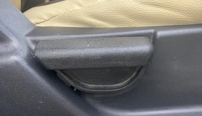 2014 Hyundai Elite i20 SPORTZ 1.2, Petrol, Manual, 92,759 km, Driver Side Adjustment Panel