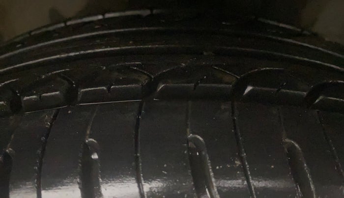 2014 Hyundai Elite i20 SPORTZ 1.2, Petrol, Manual, 92,759 km, Right Front Tyre Tread