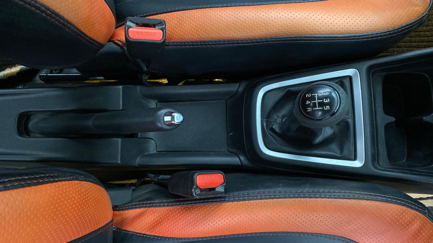 2019 Maruti Swift VXI, Petrol, Manual, 46,574 km, Gear Lever