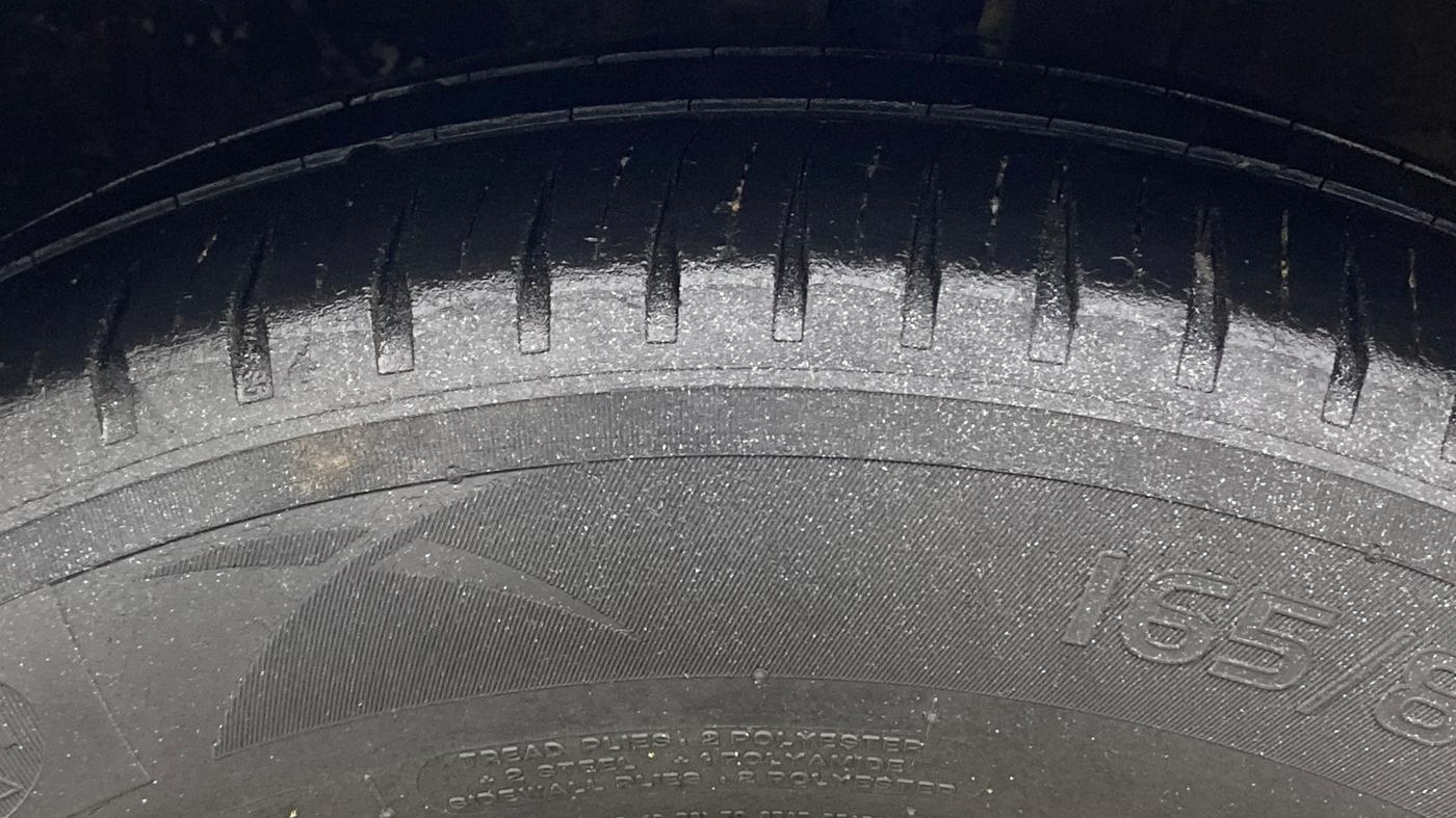 2019 Maruti Swift VXI, Petrol, Manual, 46,574 km, Left Front Tyre Tread
