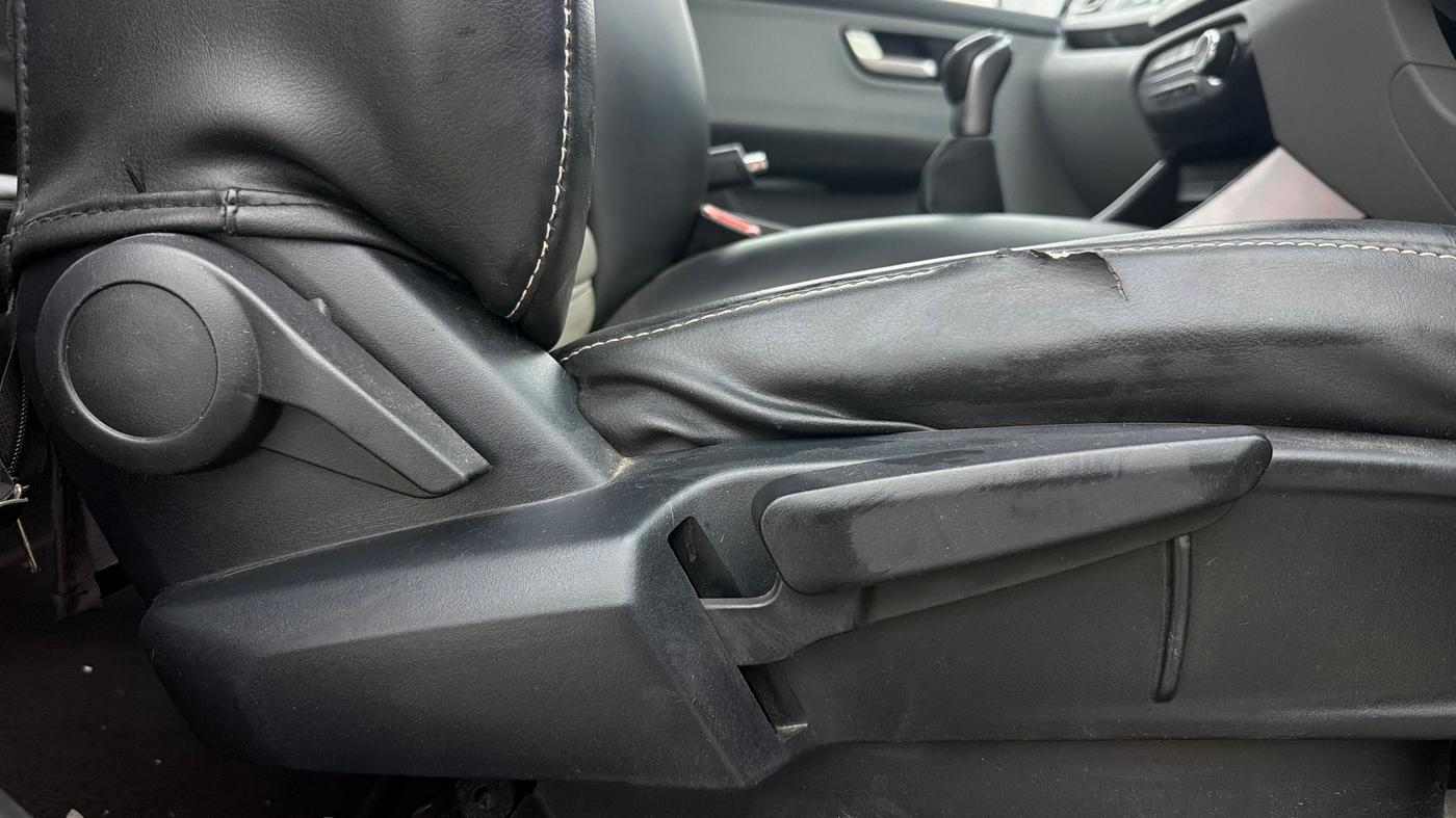 2020 Tata ALTROZ XZ PETROL, Petrol, Manual, 1,02,514 km, Driver Side Adjustment Panel