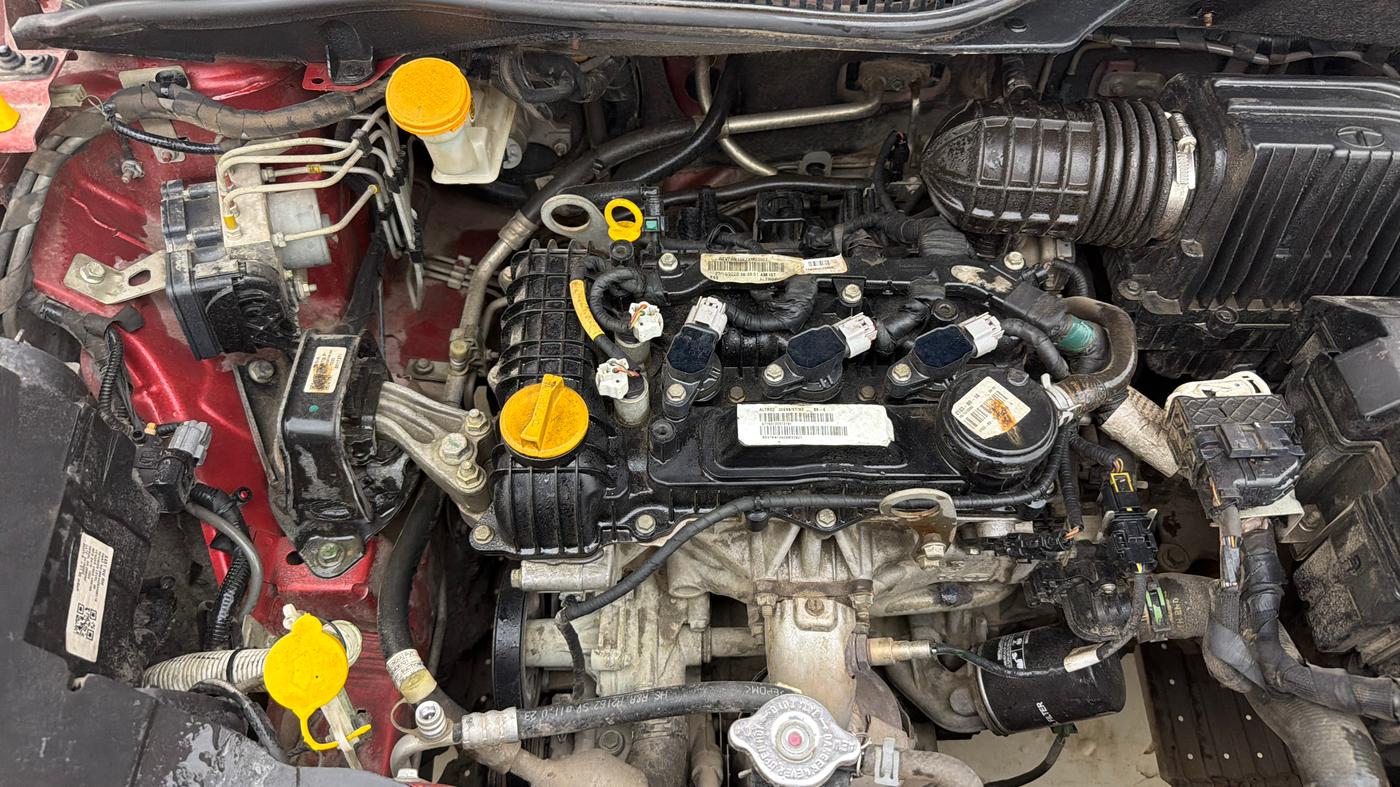 2020 Tata ALTROZ XZ PETROL, Petrol, Manual, 1,02,514 km, Engine View - Right
