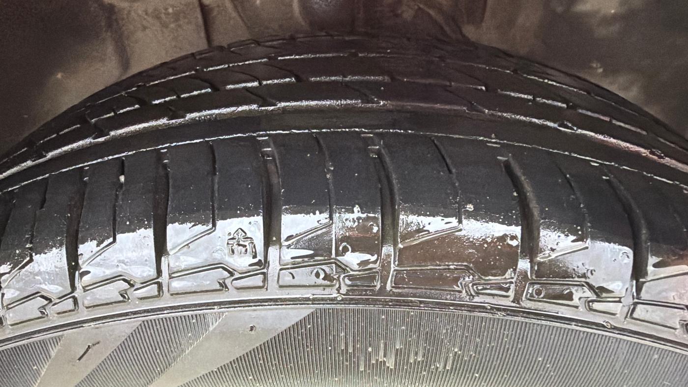 2020 Tata ALTROZ XZ PETROL, Petrol, Manual, 1,02,514 km, Right Front Tyre Tread