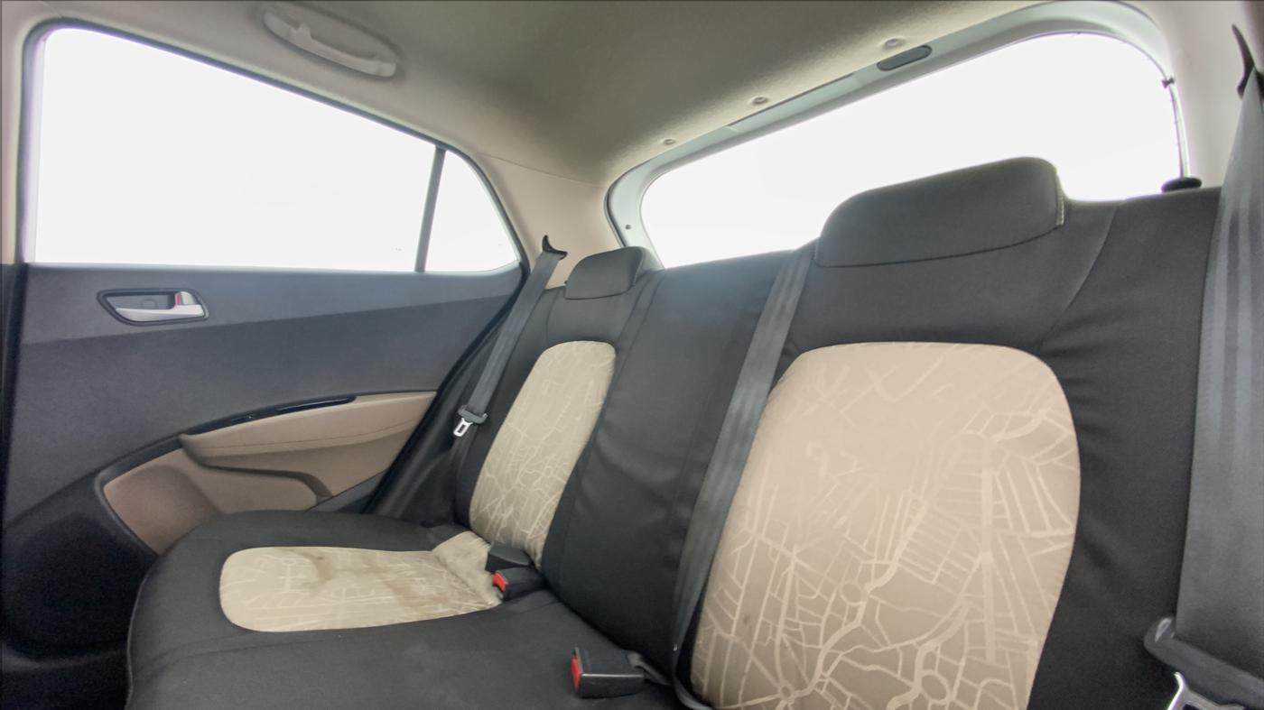 2017 Hyundai Grand i10 SPORTZ (O) 1.2 AT VTVT, Petrol, Automatic, 45,471 km, Right Side Rear Door Cabin