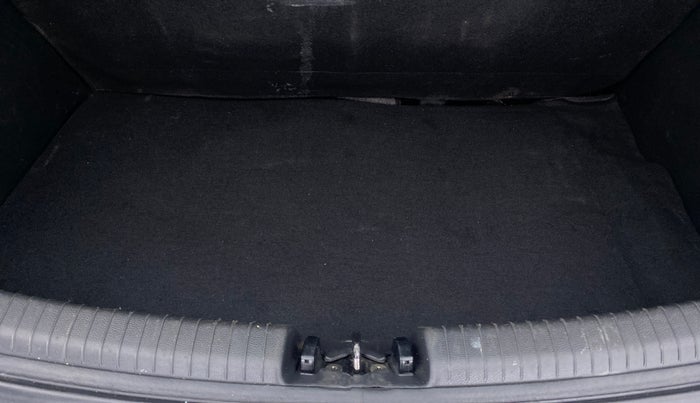 2017 Hyundai Grand i10 SPORTZ (O) 1.2 AT VTVT, Petrol, Automatic, 45,471 km, Boot Inside