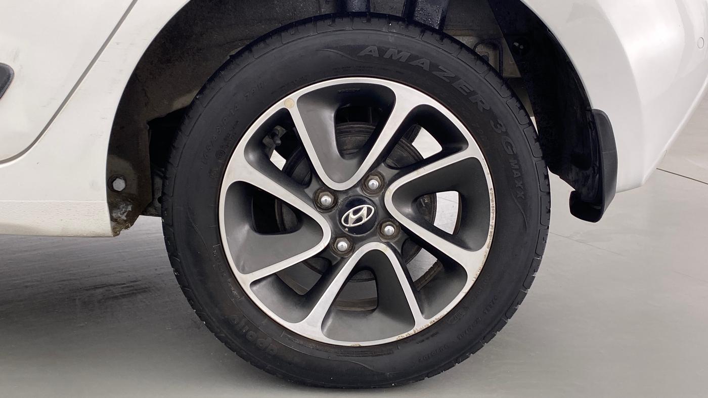 2017 Hyundai Grand i10 SPORTZ (O) 1.2 AT VTVT, Petrol, Automatic, 45,471 km, Left Rear Wheel