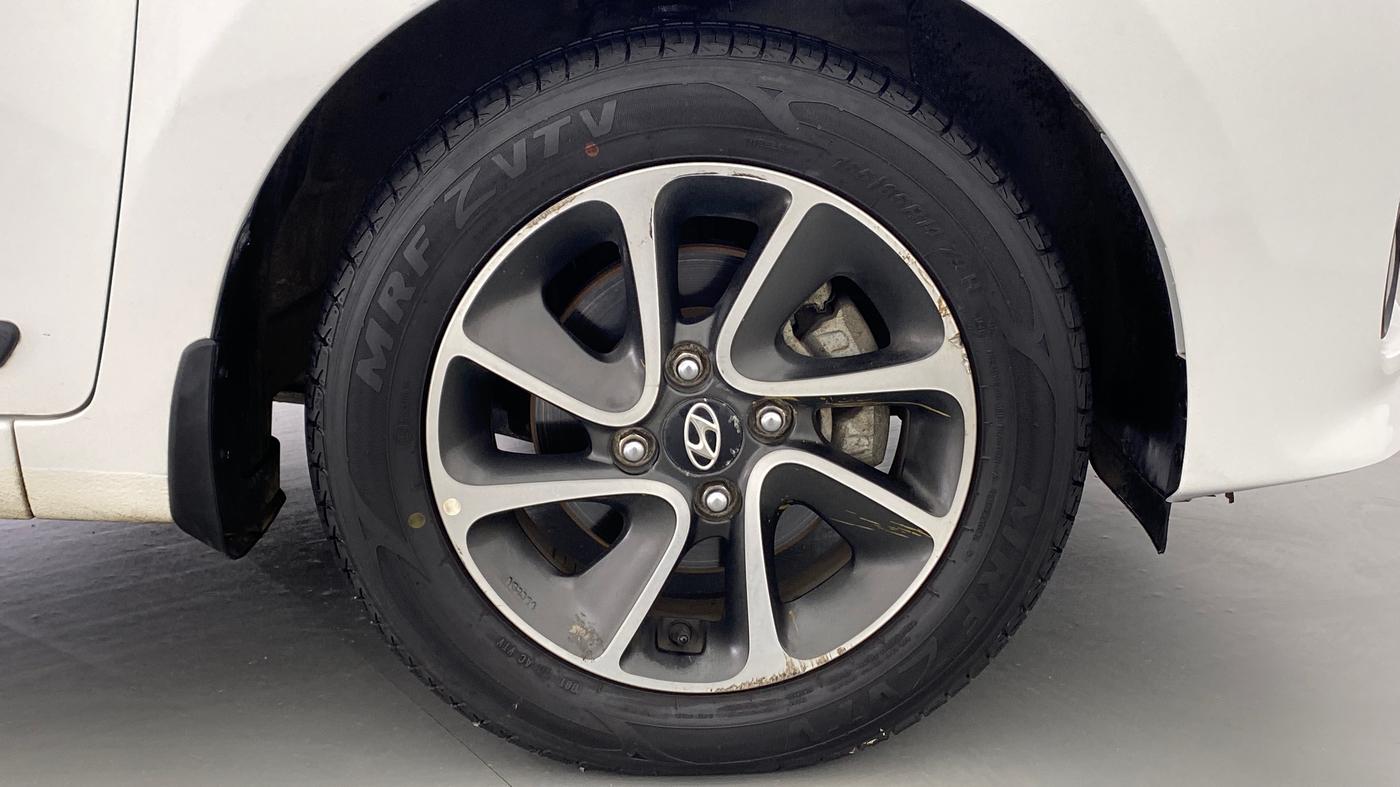 2017 Hyundai Grand i10 SPORTZ (O) 1.2 AT VTVT, Petrol, Automatic, 45,471 km, Right Front Wheel