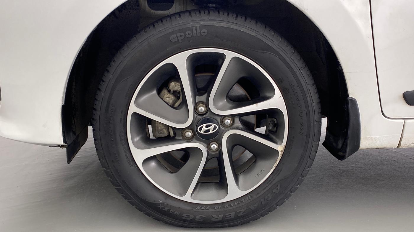 2017 Hyundai Grand i10 SPORTZ (O) 1.2 AT VTVT, Petrol, Automatic, 45,471 km, Left Front Wheel